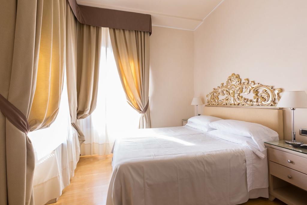 Hotel Liassidi Palace Venecia Habitación foto